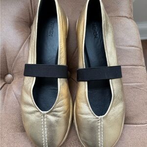 ME + EM Elastic Strap Mary Jane Shoes